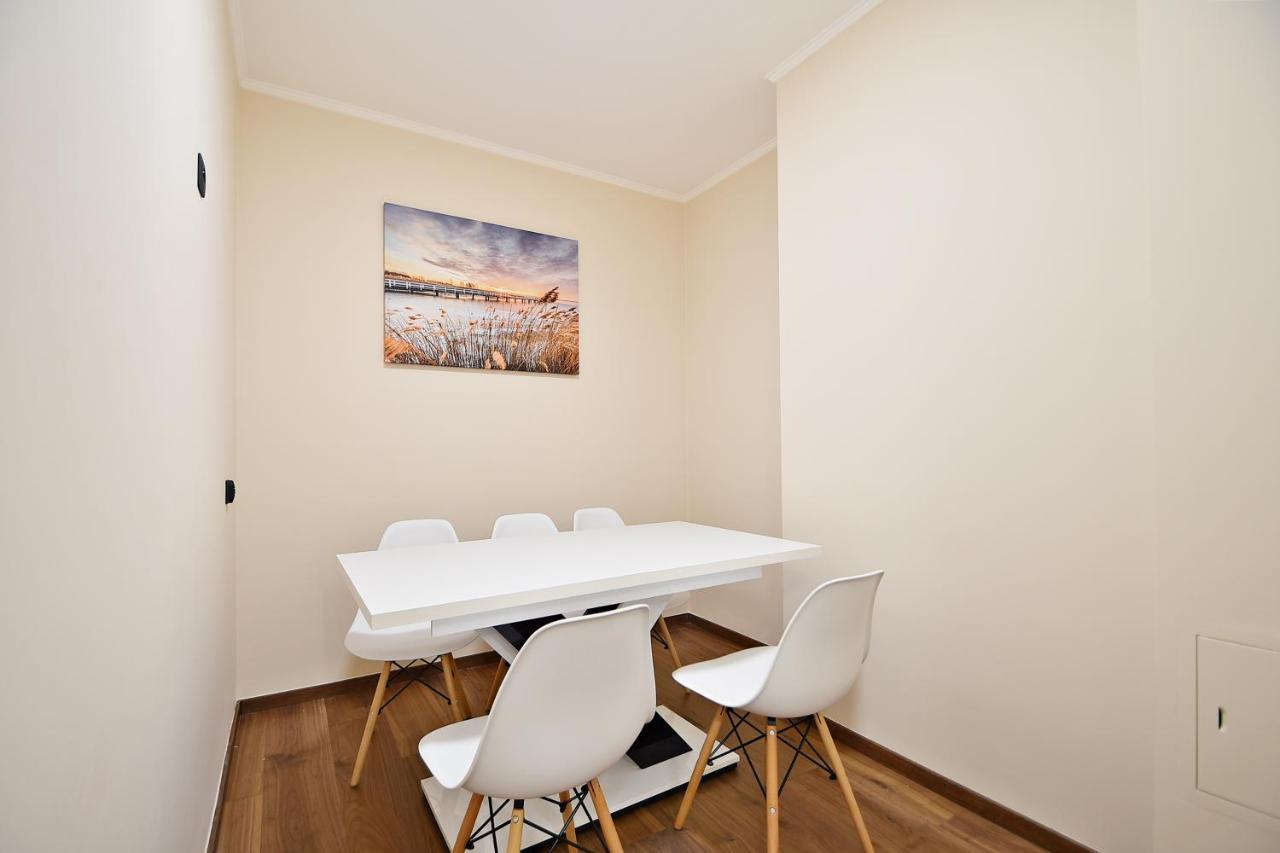 Wola Apartment Warschau Exterior foto